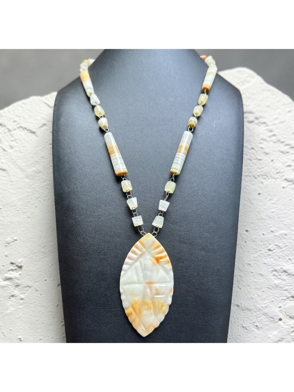 VTG 1970s Mexican Banded Onyx Beaded Necklace 24” Length Carved MASK Pendant